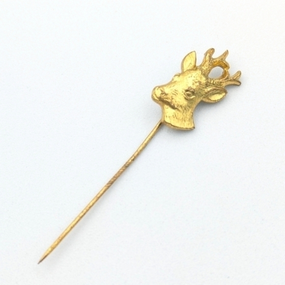 Antique or vintage gold tone deer head hunter stick pin